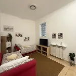 Due Leoni House Daire Roma